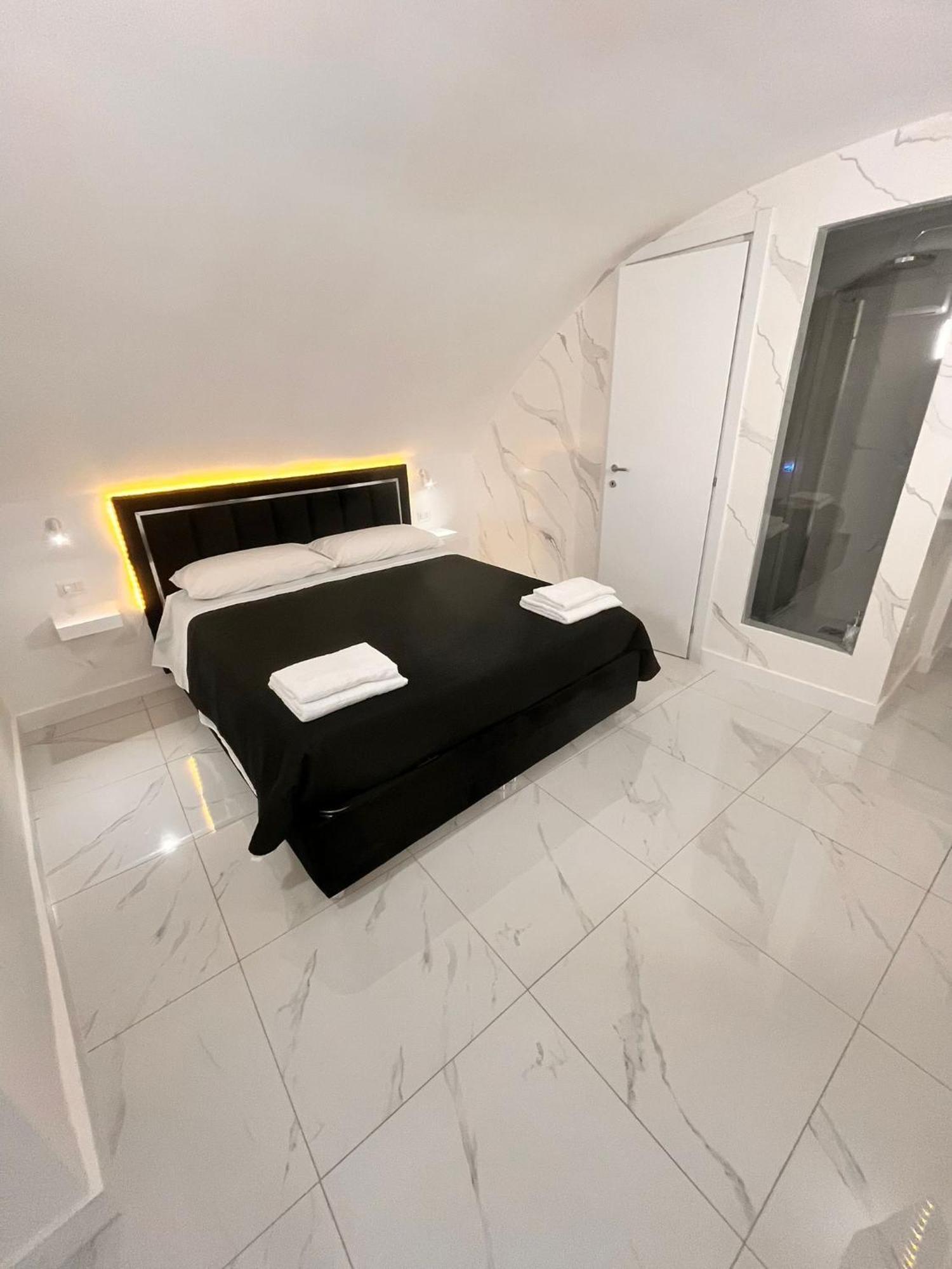 Suite Luxury Toto Nápoles Exterior foto
